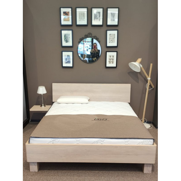 Bed "Acorn on legs"